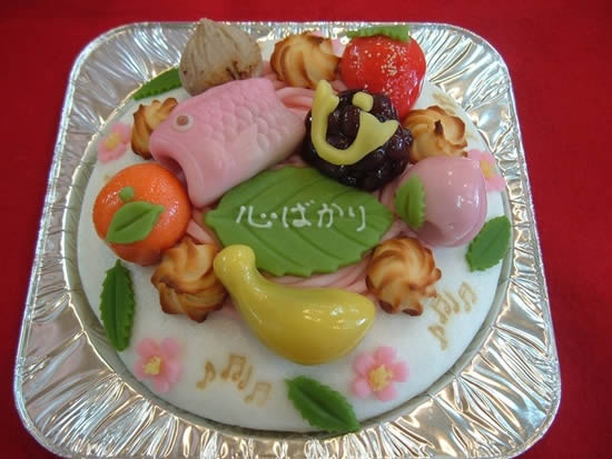 和菓子のデコレーションケーキ